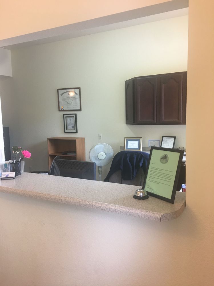 213 S Main St, Brookfield, MO 64628